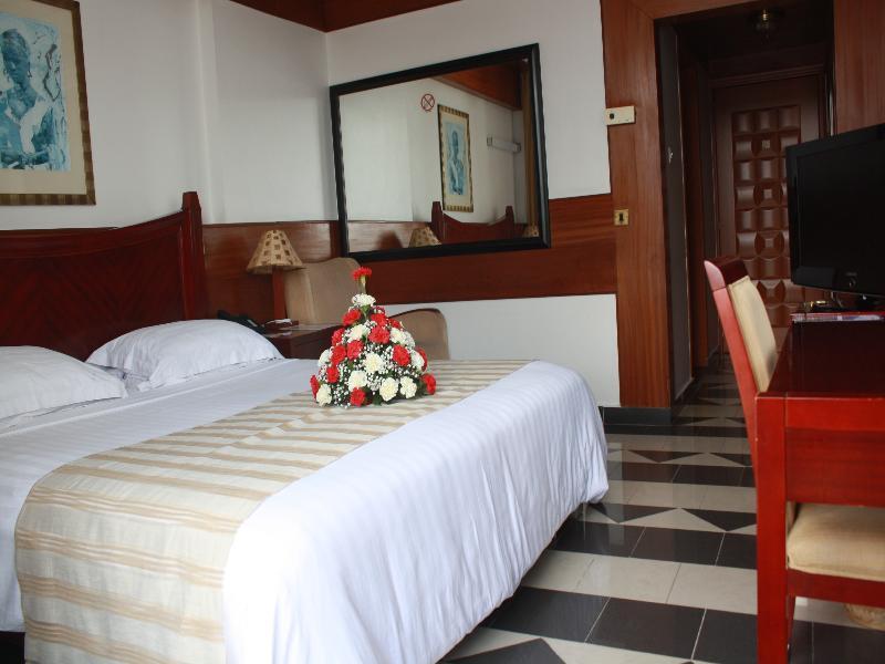 Peacock Hotel Dar es Salaam Exteriör bild