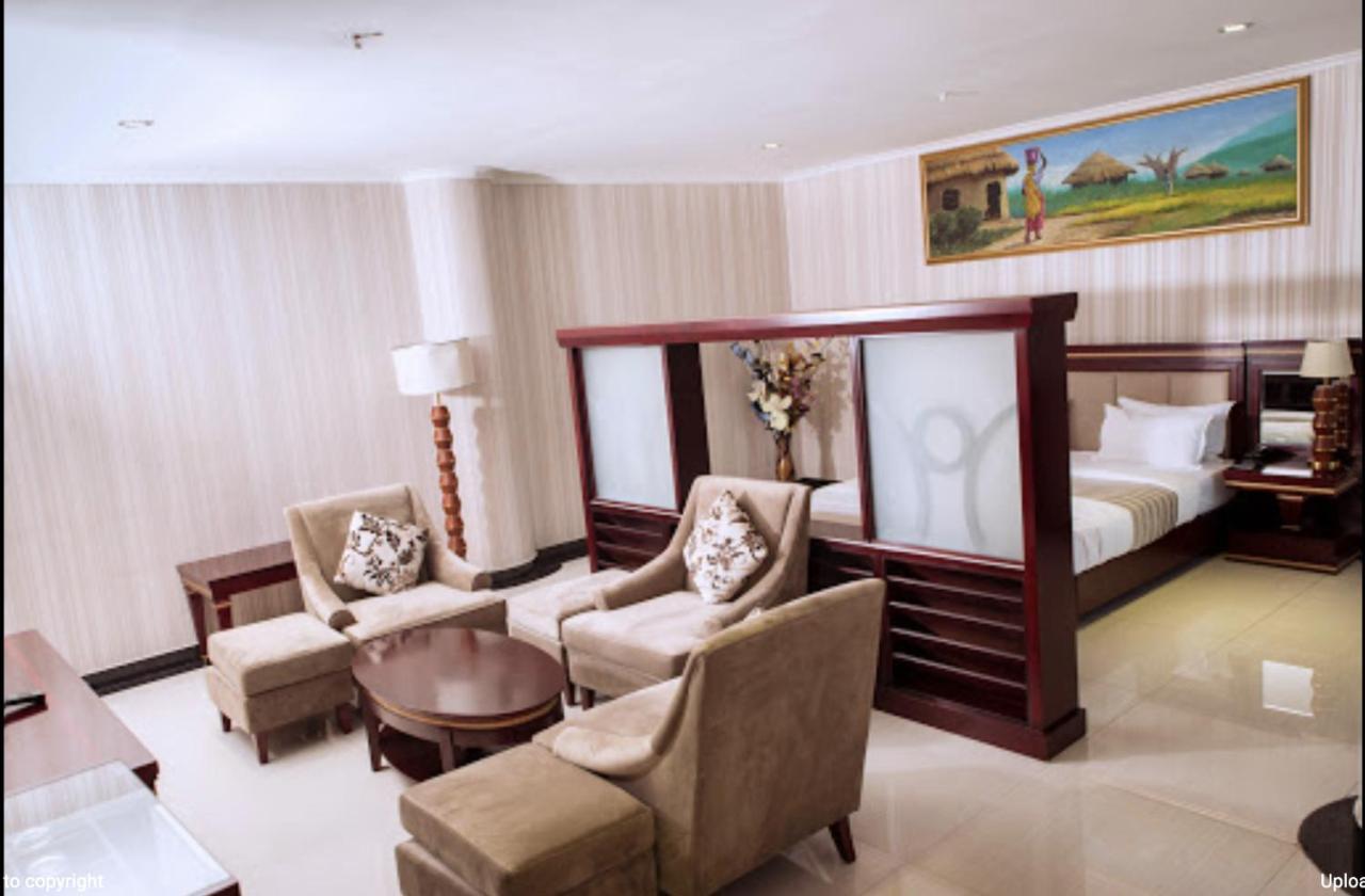 Peacock Hotel Dar es Salaam Exteriör bild