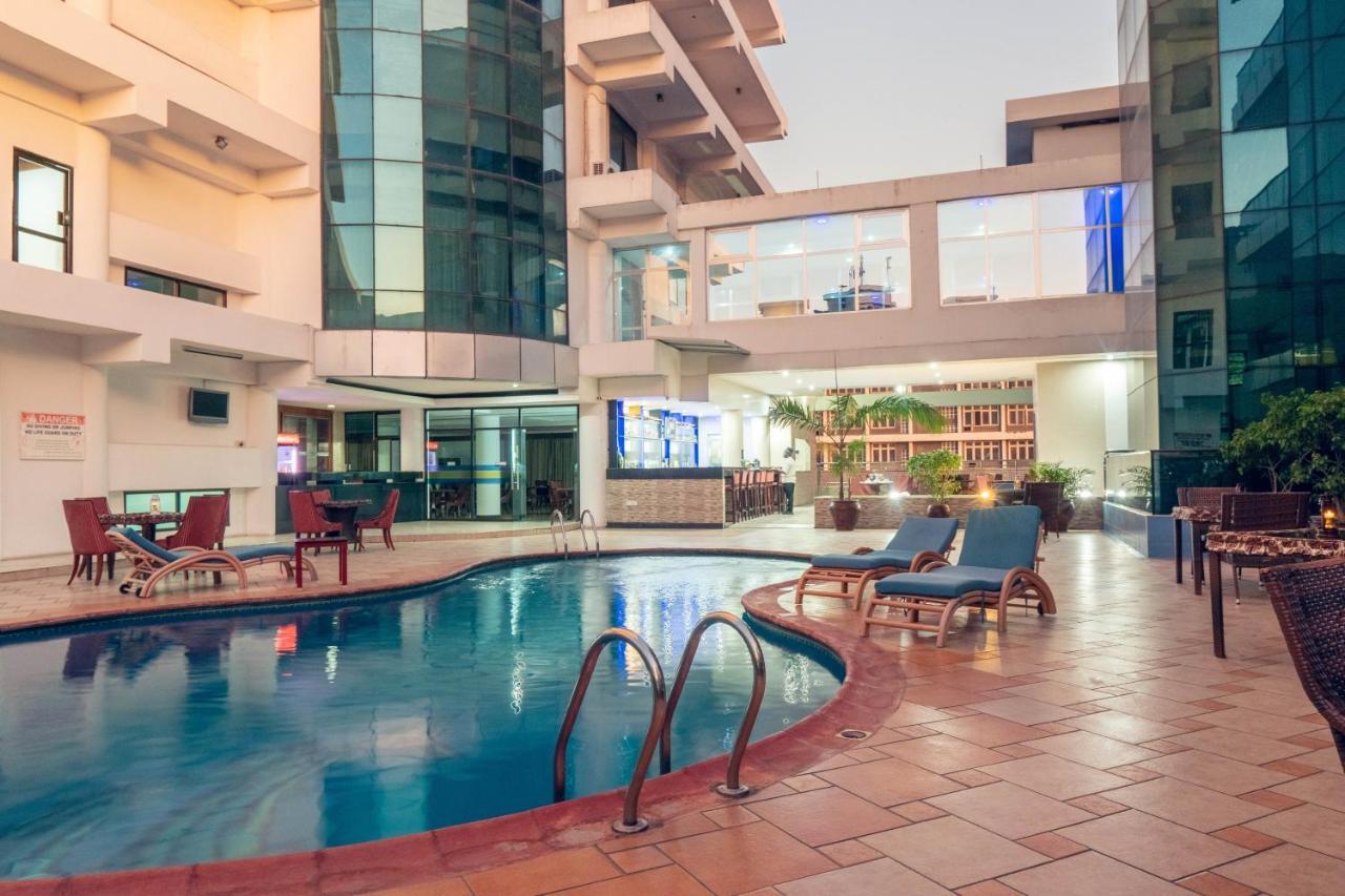 Peacock Hotel Dar es Salaam Exteriör bild