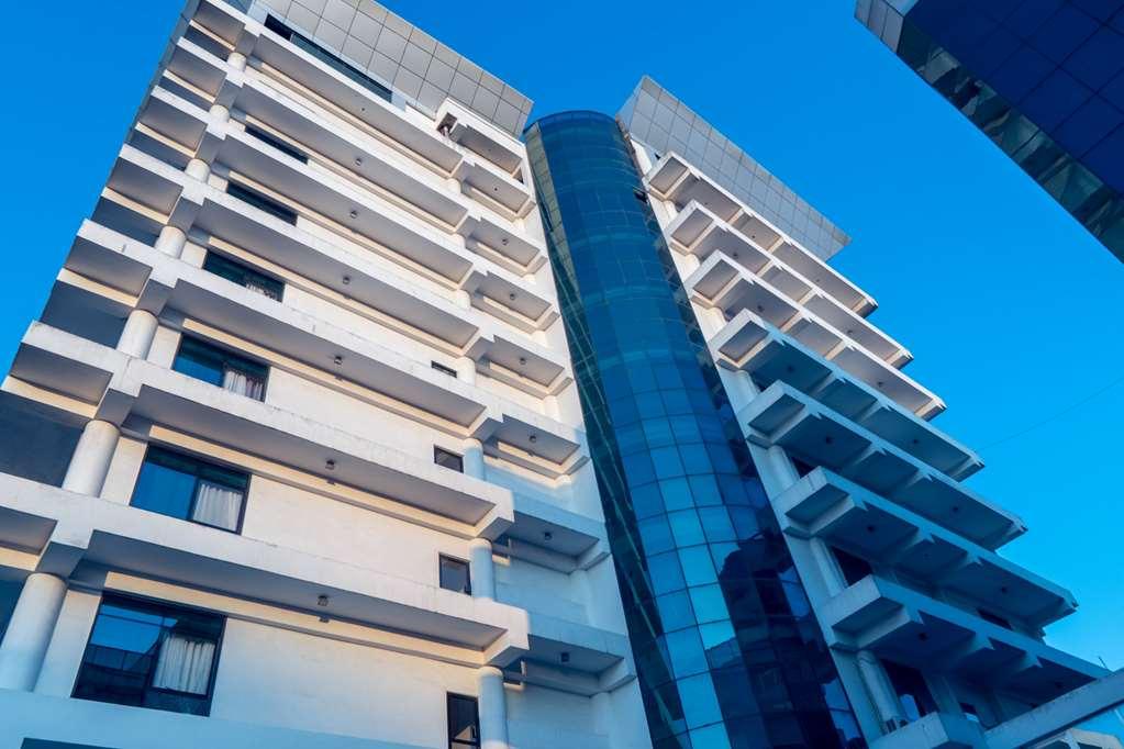 Peacock Hotel Dar es Salaam Exteriör bild